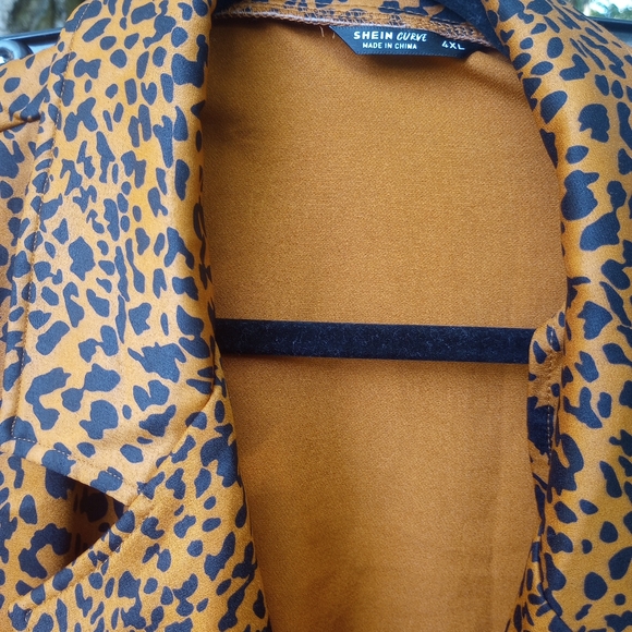 Nwot/ Shein Curve sz 4xl animal print soft blazer/jacket - Picture 4 of 5